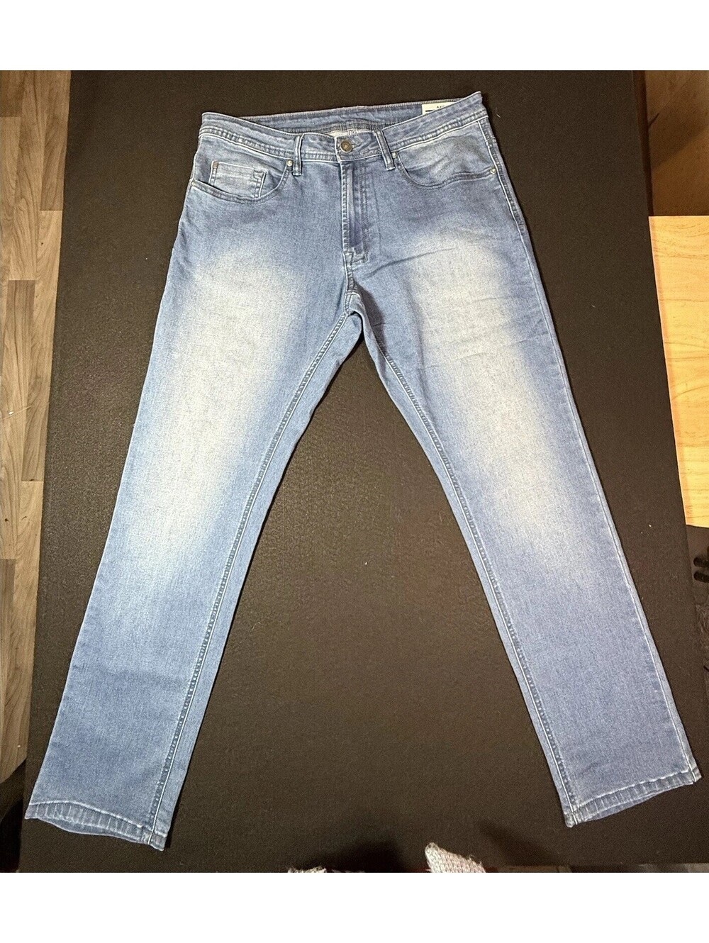 Buffalo David Bitton Men’s Blue Light Wash Slim Stretch Jeans - Picture 1 of 9